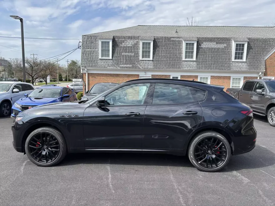 2022 Maserati Levante GT photo 1