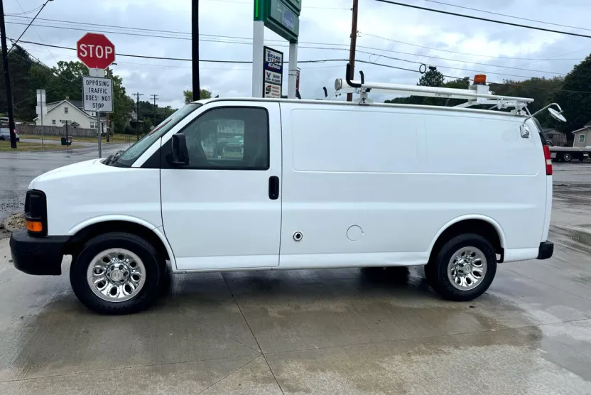 2013 Chevrolet Express 1500 Cargo photo 1