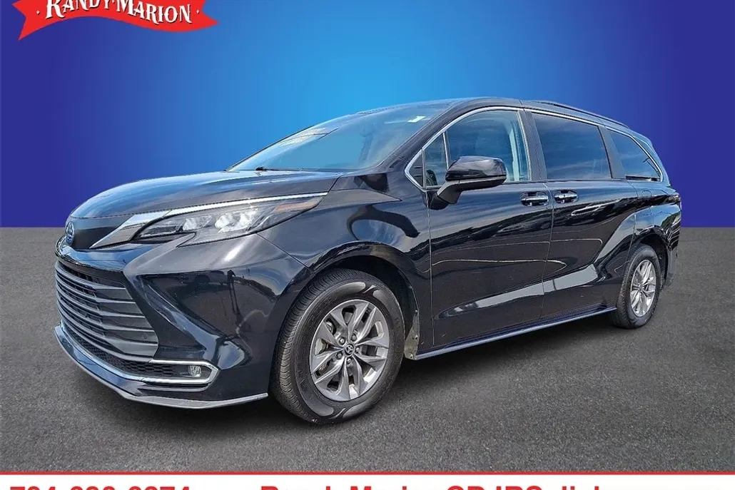 2024 Toyota Sienna XLE photo 1