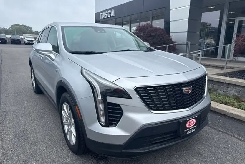 2020 Cadillac XT4 Luxury photo 1