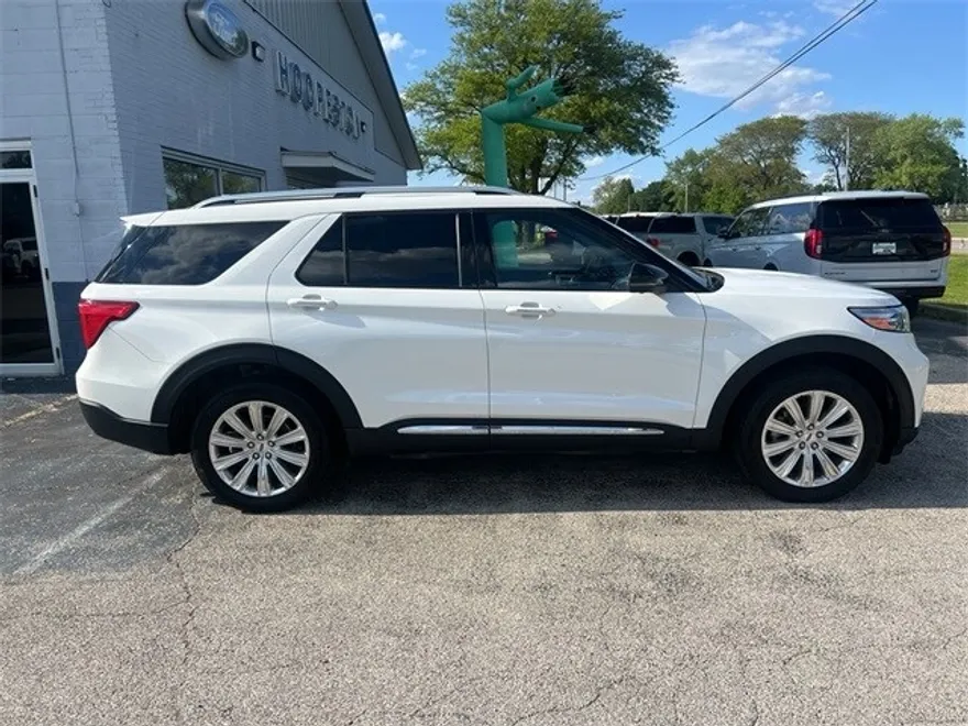 2022 Ford Explorer Limited photo 1
