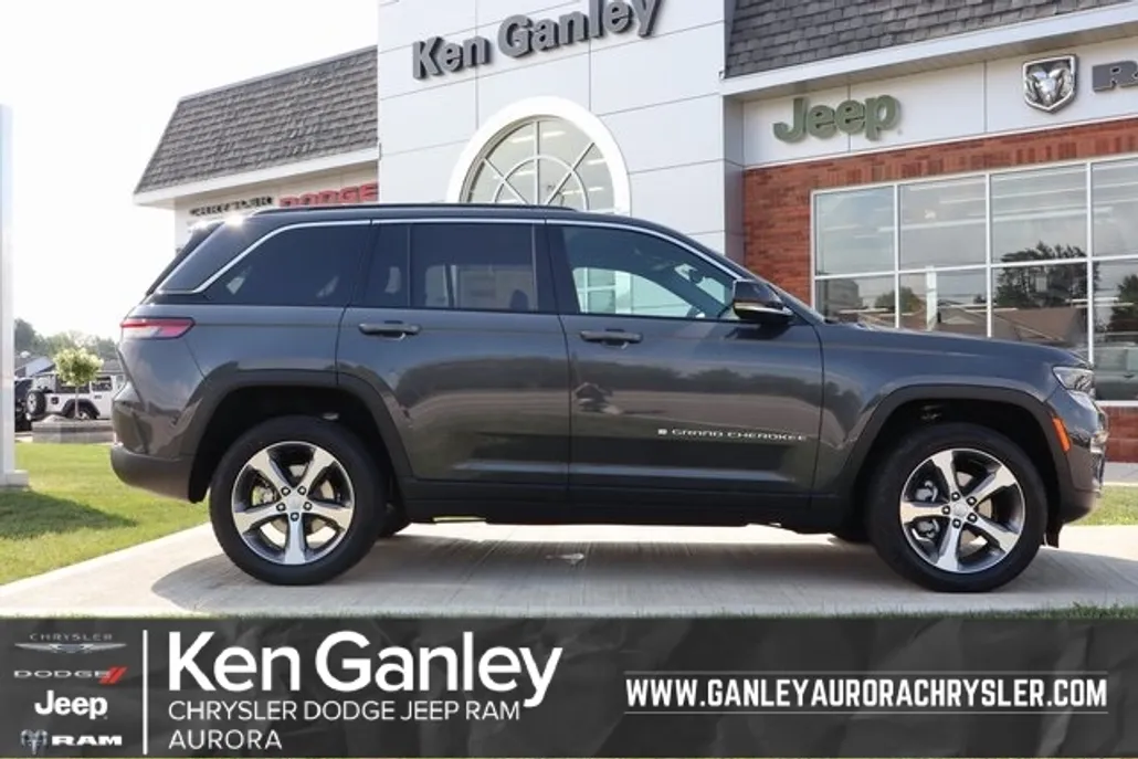 2025 Jeep Grand Cherokee Limited photo 1