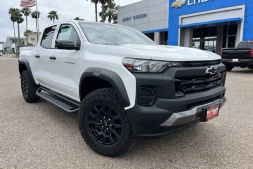 2025 Chevrolet Colorado Trail Boss photo 1