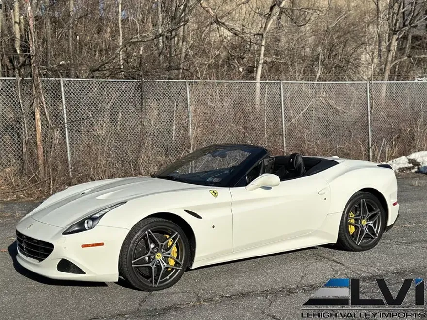 2016 Ferrari California T photo 1