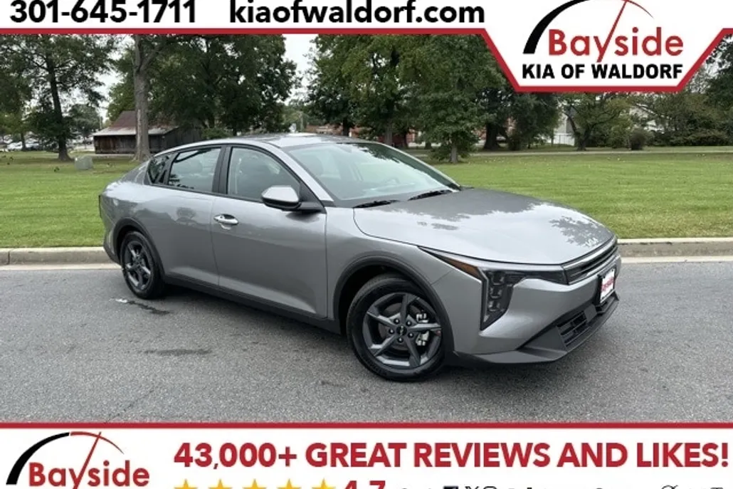 2025 Kia K4 LXS photo 1