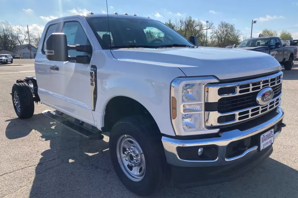 2025 Ford F-350 photo 1