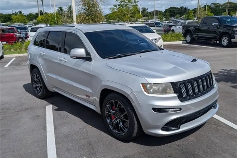 2012 Jeep Grand Cherokee SRT8 photo 1