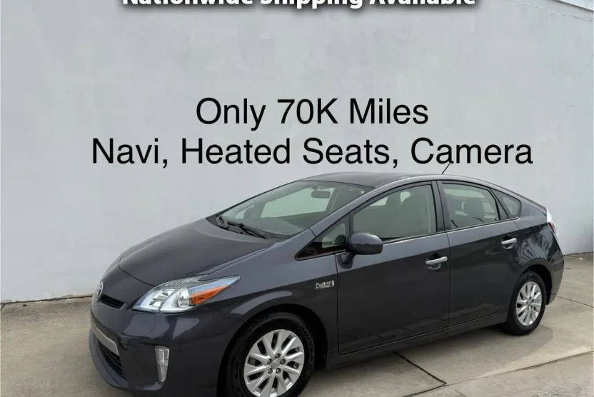 2015 Toyota Prius Plug-in Advanced photo 1