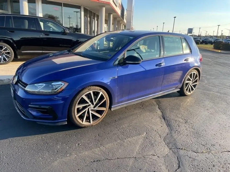 2018 Volkswagen Golf R 4Motion photo 1