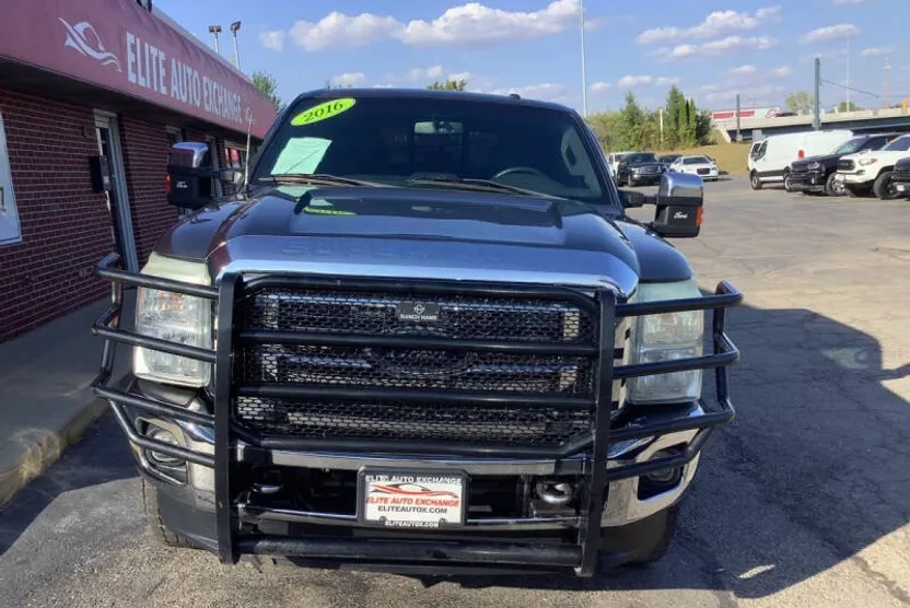 2016 Ford F-350 Lariat photo 1