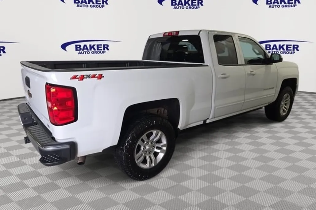 2019 Chevrolet Silverado 1500 LT photo 1
