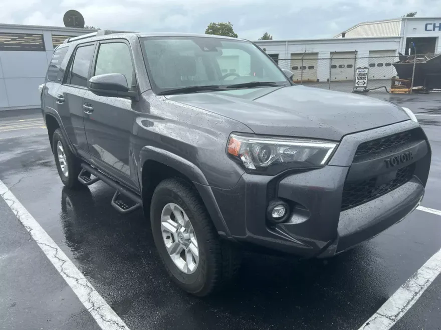 2023 Toyota 4Runner SR5 photo 1