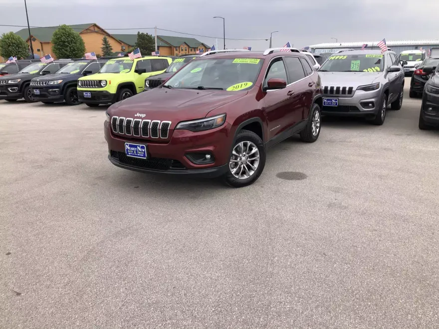 2019 Jeep Cherokee Latitude photo 1