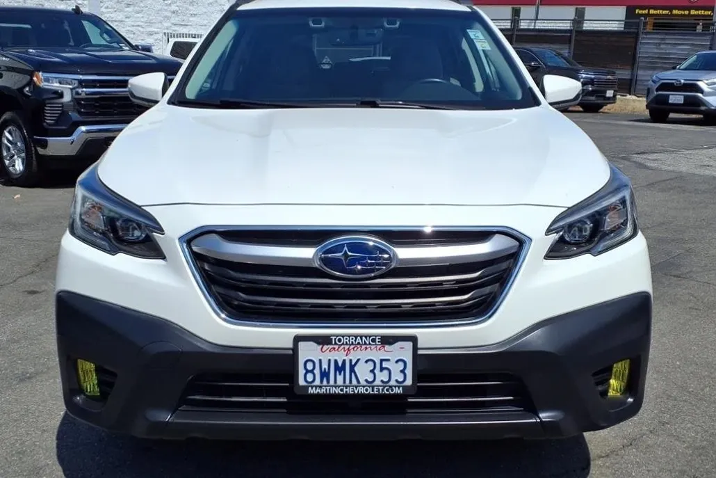 2021 Subaru Outback Premium photo 1