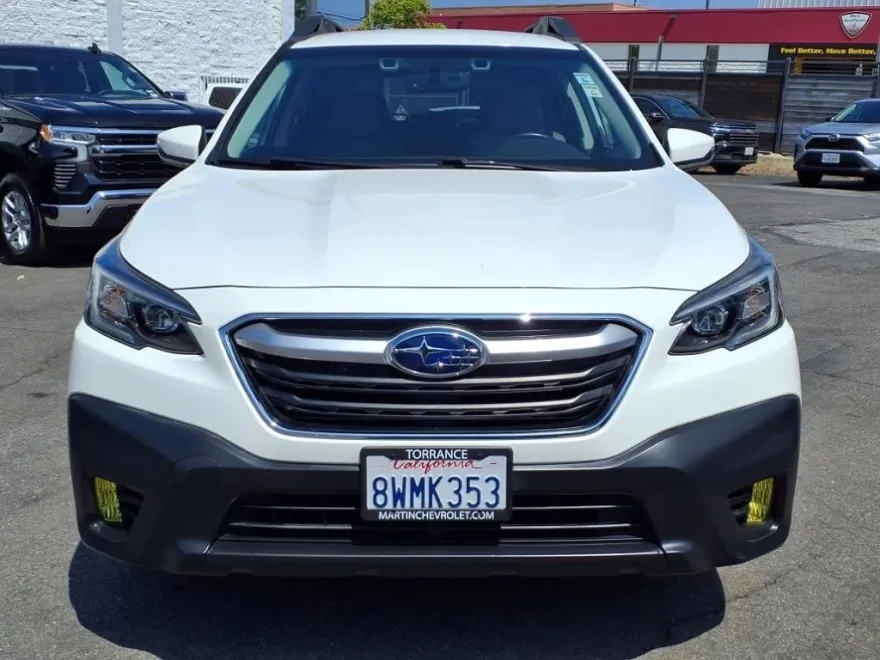 2021 Subaru Outback Premium photo 1