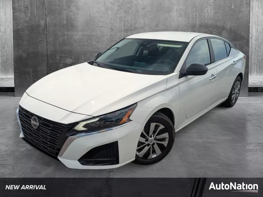 2025 Nissan Altima S photo 1