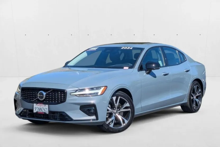 2024 Volvo S60 B5 Plus photo 1