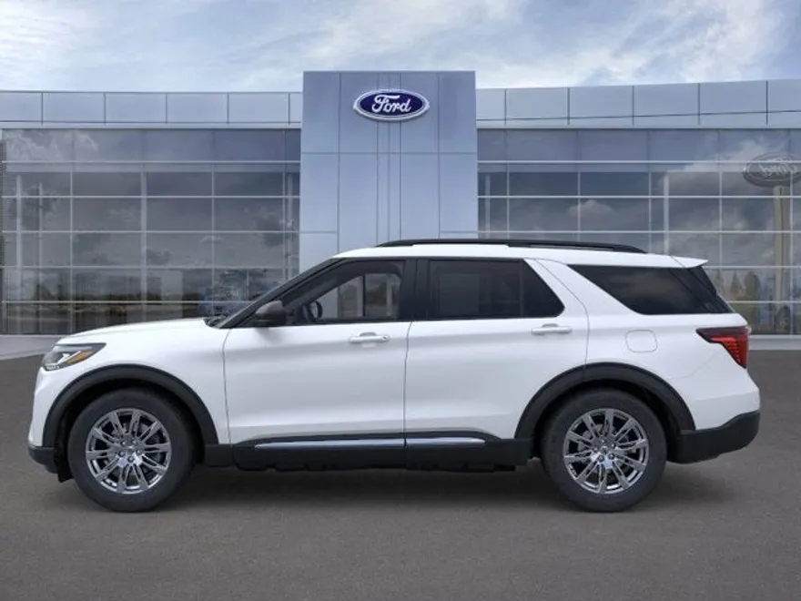 2025 Ford Explorer photo 1