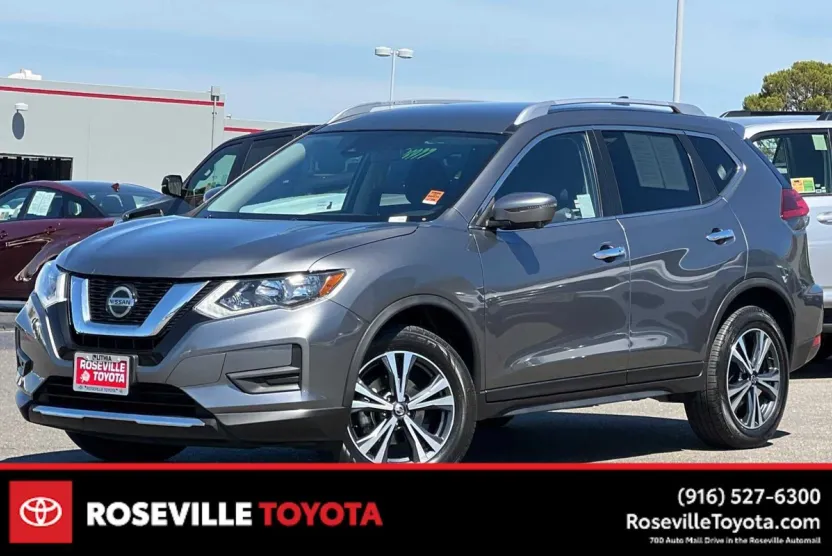 2020 Nissan Rogue SV photo 1