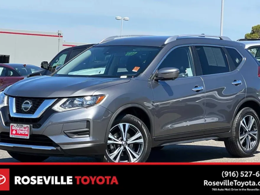 2020 Nissan Rogue SV photo 1