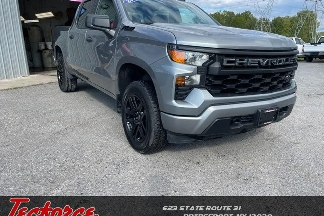 2023 Chevrolet Silverado 1500 Custom photo 1