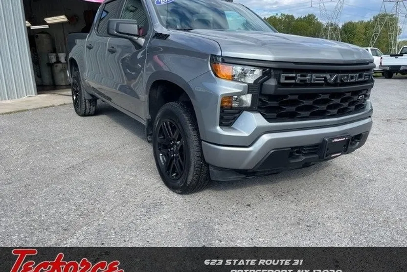 2023 Chevrolet Silverado 1500 Custom photo 1