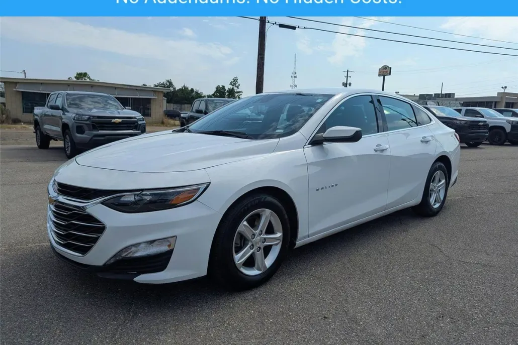 2023 Chevrolet Malibu 1LT photo 1