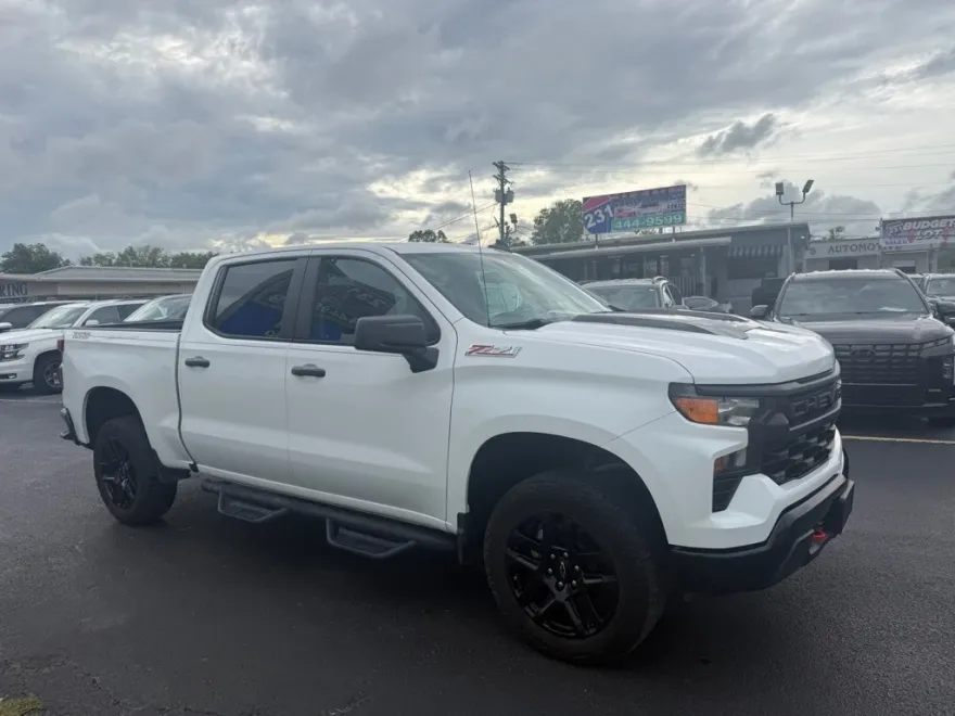 2023 Chevrolet Silverado 1500 Trail Boss Custom photo 1