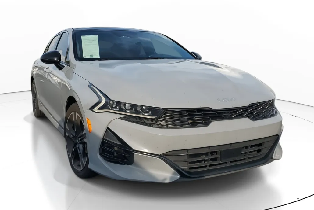 2022 Kia K5 GT-Line photo 1