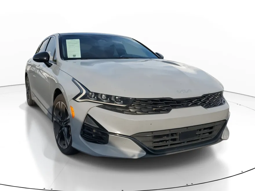 2022 Kia K5 GT-Line photo 1