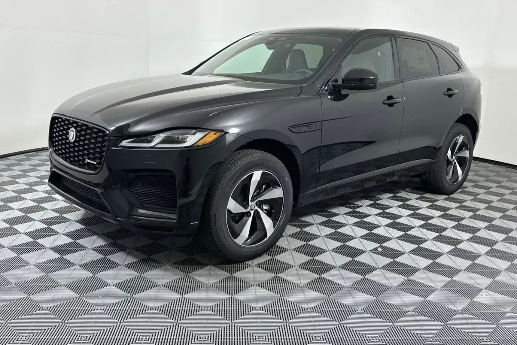 2025 Jaguar F-PACE R-Dynamic S photo 1