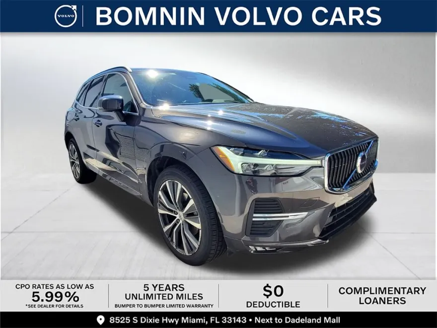 2022 Volvo XC60 B5 Momentum photo 1