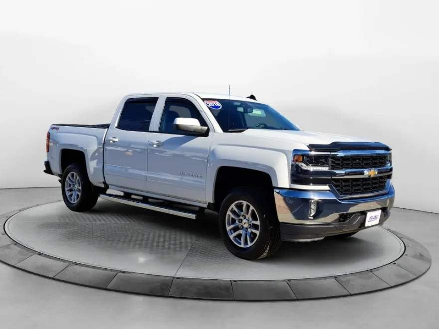 2018 Chevrolet Silverado 1500 LT photo 1