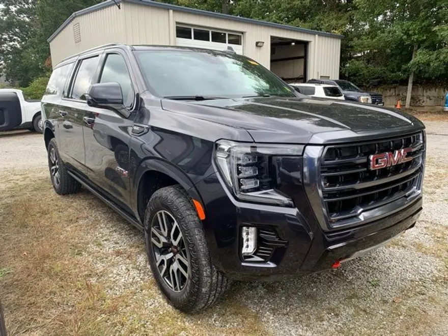 2024 Gmc Yukon XL AT4 photo 1