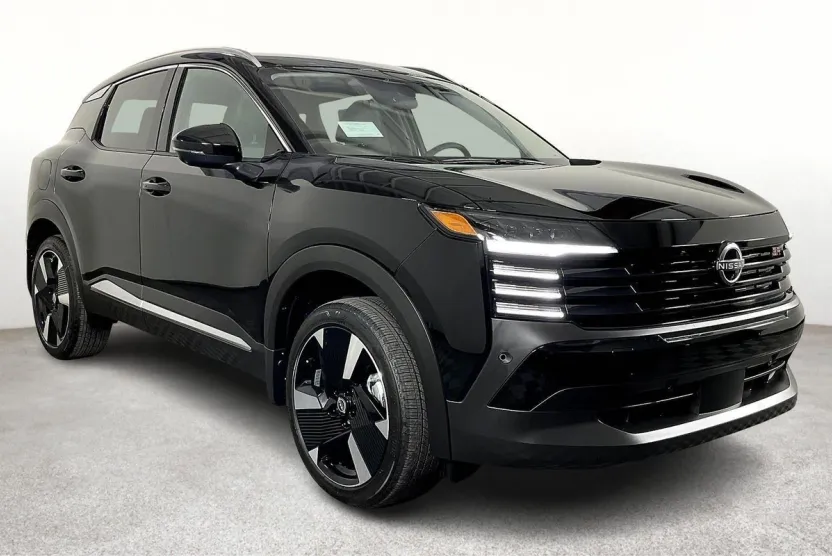 2025 Nissan Kicks SR photo 1