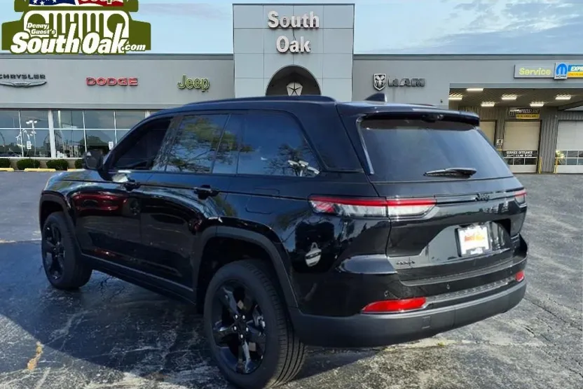 2025 Jeep Grand Cherokee Limited photo 1