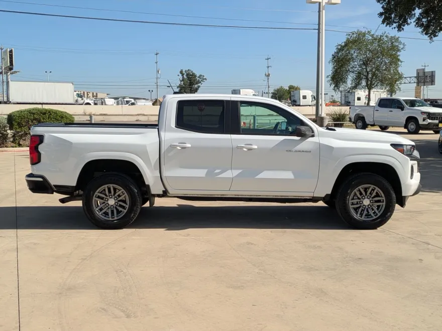 2023 Chevrolet Colorado LT photo 1