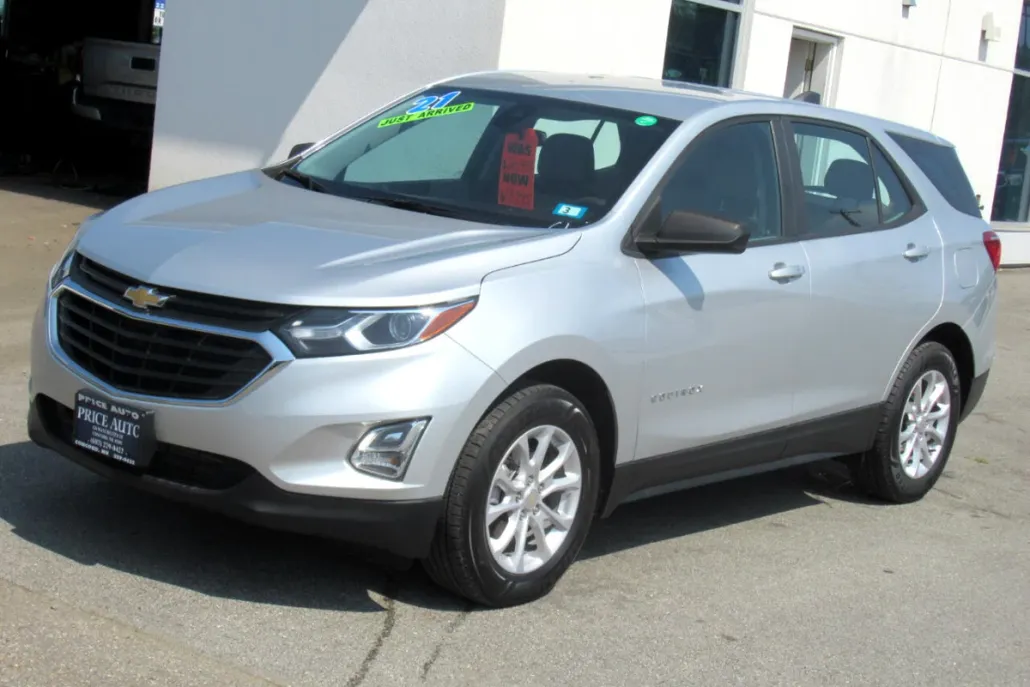2021 Chevrolet Equinox LS photo 1