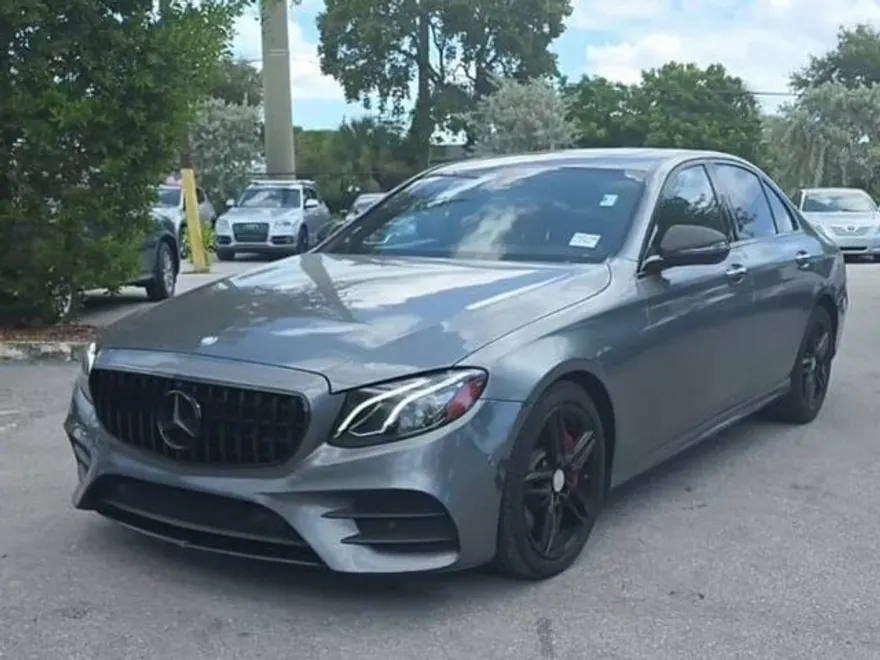 2017 Mercedes Benz E 300 photo 1