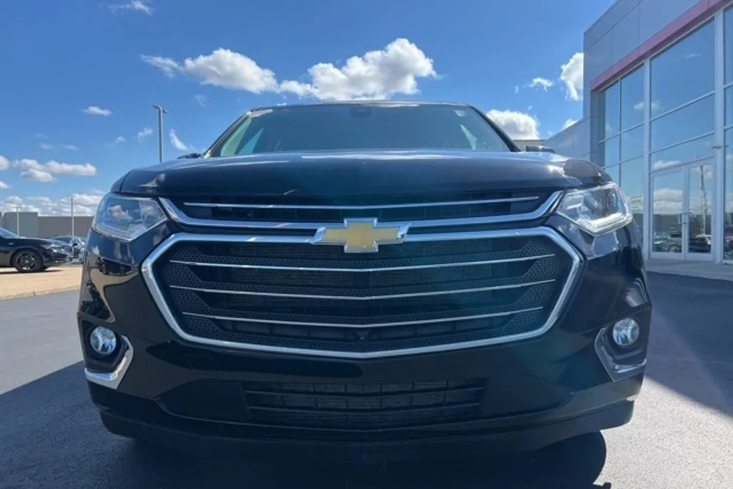 2021 Chevrolet Traverse Premier photo 1