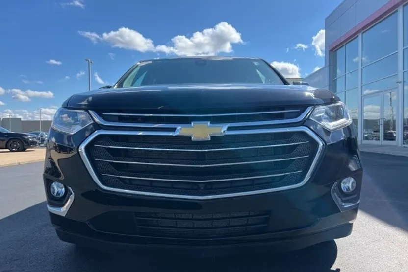 2021 Chevrolet Traverse Premier photo 1