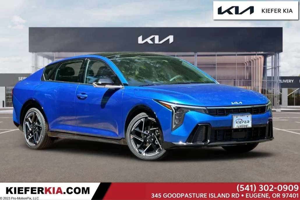 2025 Kia K4 GT-Line photo 1