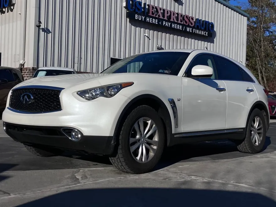 2017 Infiniti QX70 photo 1