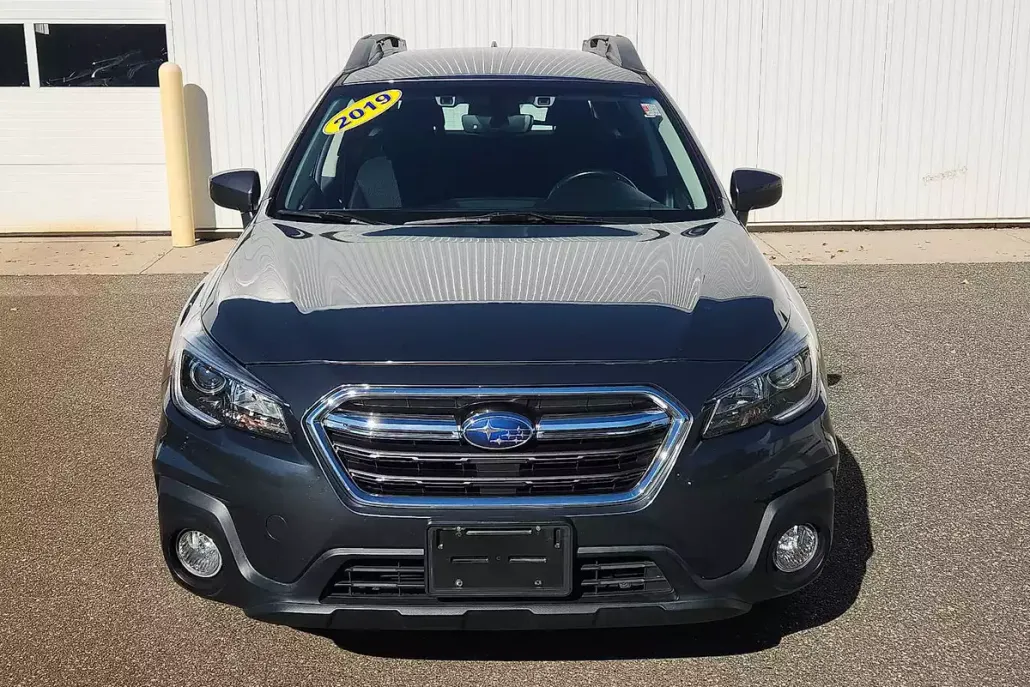 2019 Subaru Outback Premium 2.5i photo 1