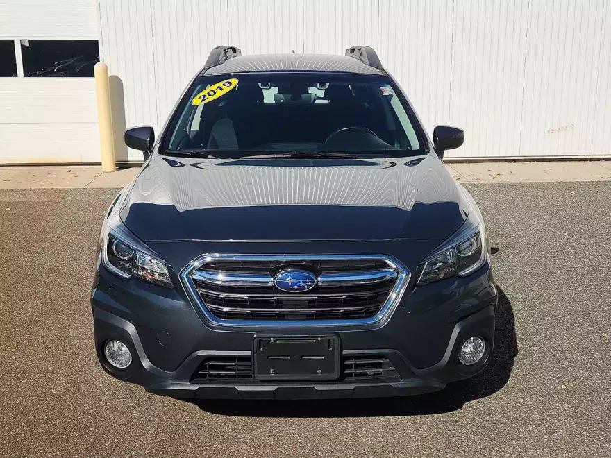 2019 Subaru Outback Premium 2.5i photo 1