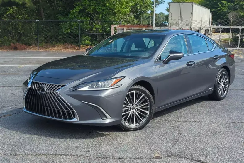 2022 Lexus ES 300h photo 1