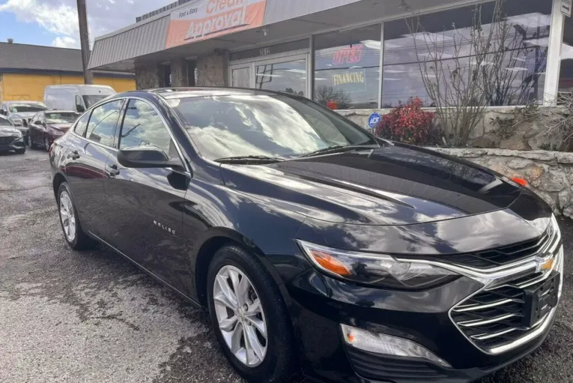 2023 Chevrolet Malibu 1LT photo 1