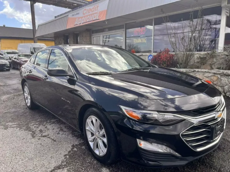 2023 Chevrolet Malibu 1LT photo 1
