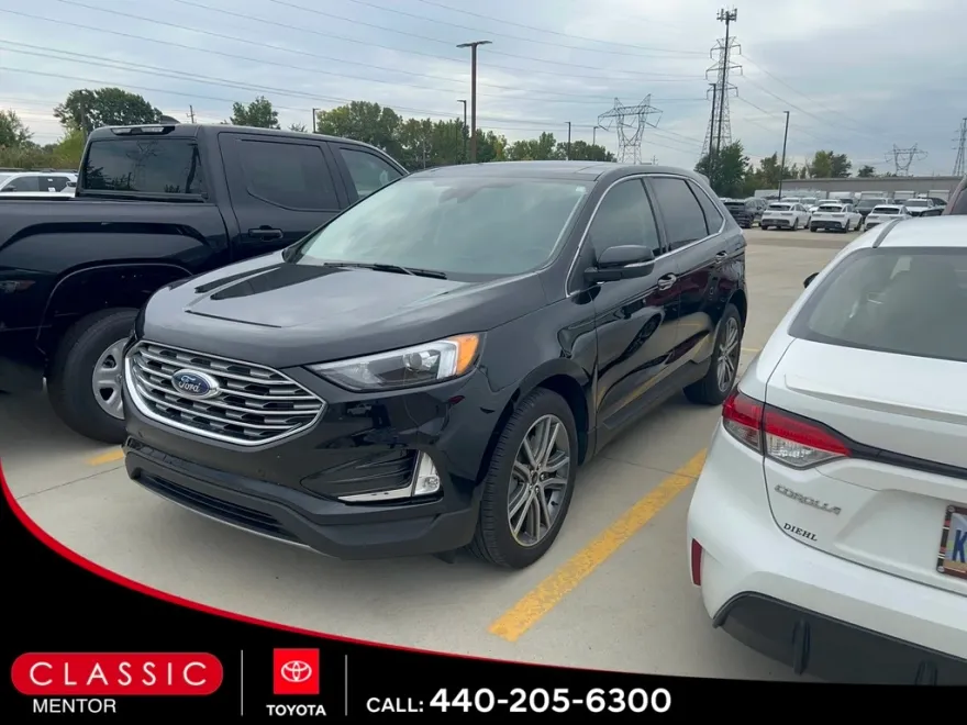 2023 Ford Edge Titanium photo 1