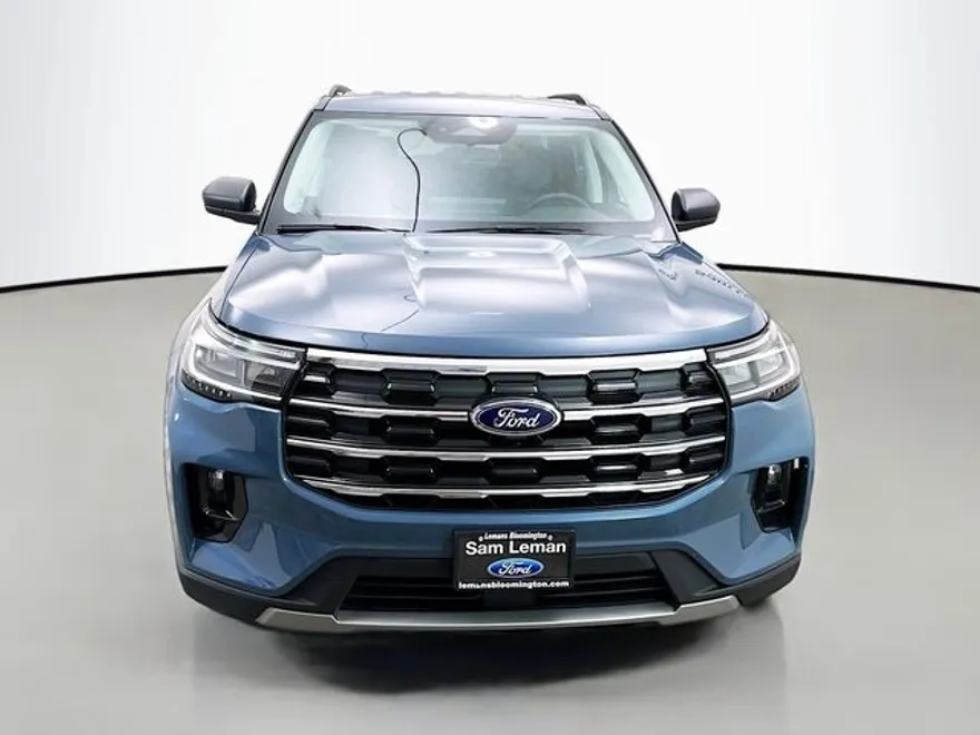 2025 Ford Explorer photo 1